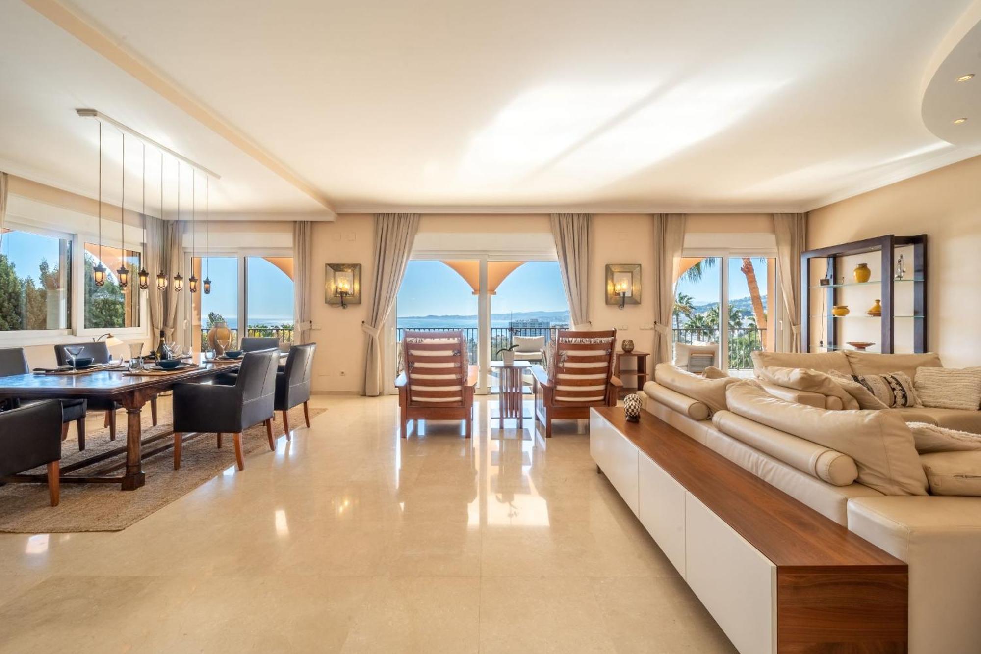 Beachside Villa With Panoramic Sea Views Benalmadena Bagian luar foto