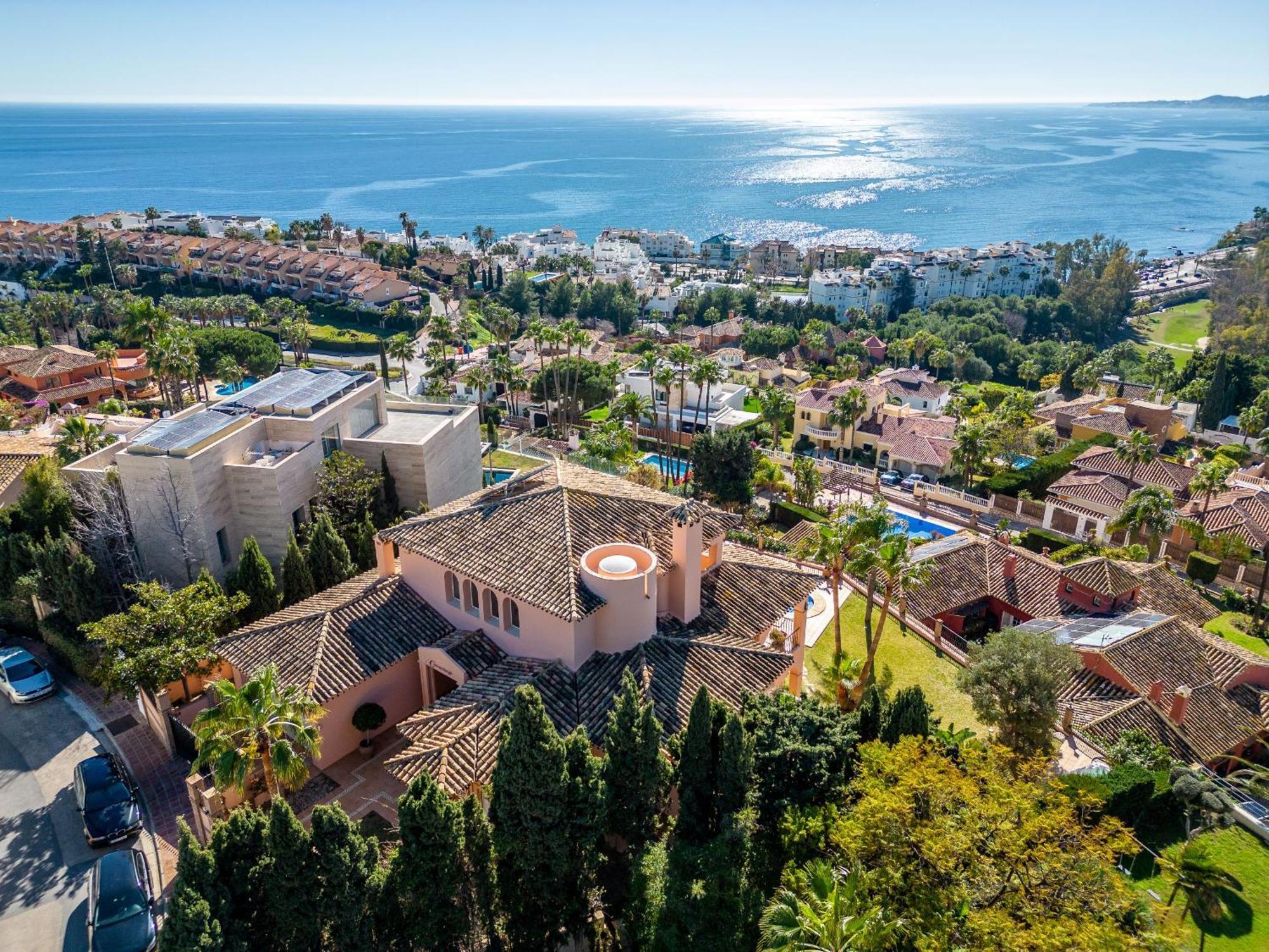 Beachside Villa With Panoramic Sea Views Benalmadena Bagian luar foto