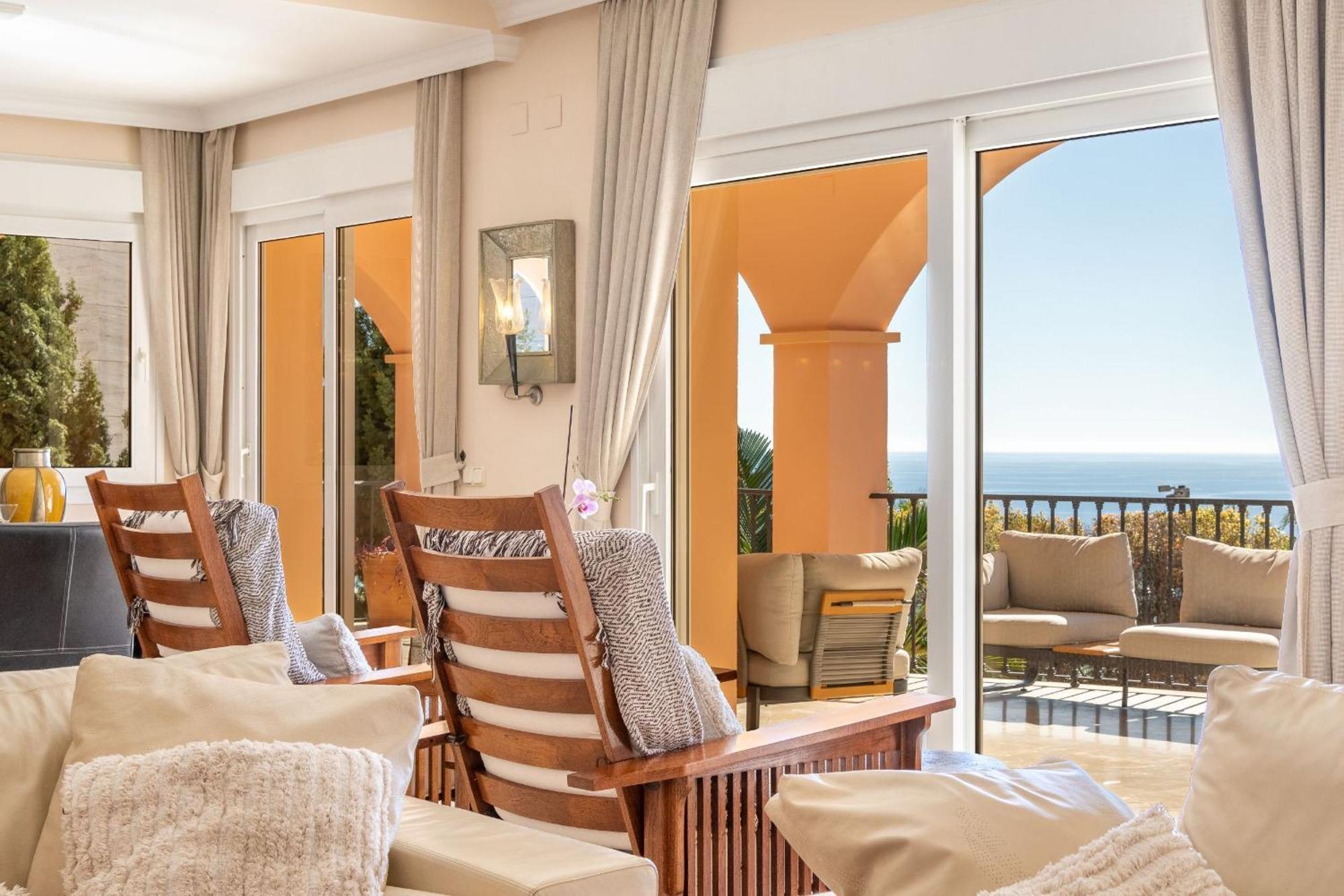 Beachside Villa With Panoramic Sea Views Benalmadena Bagian luar foto