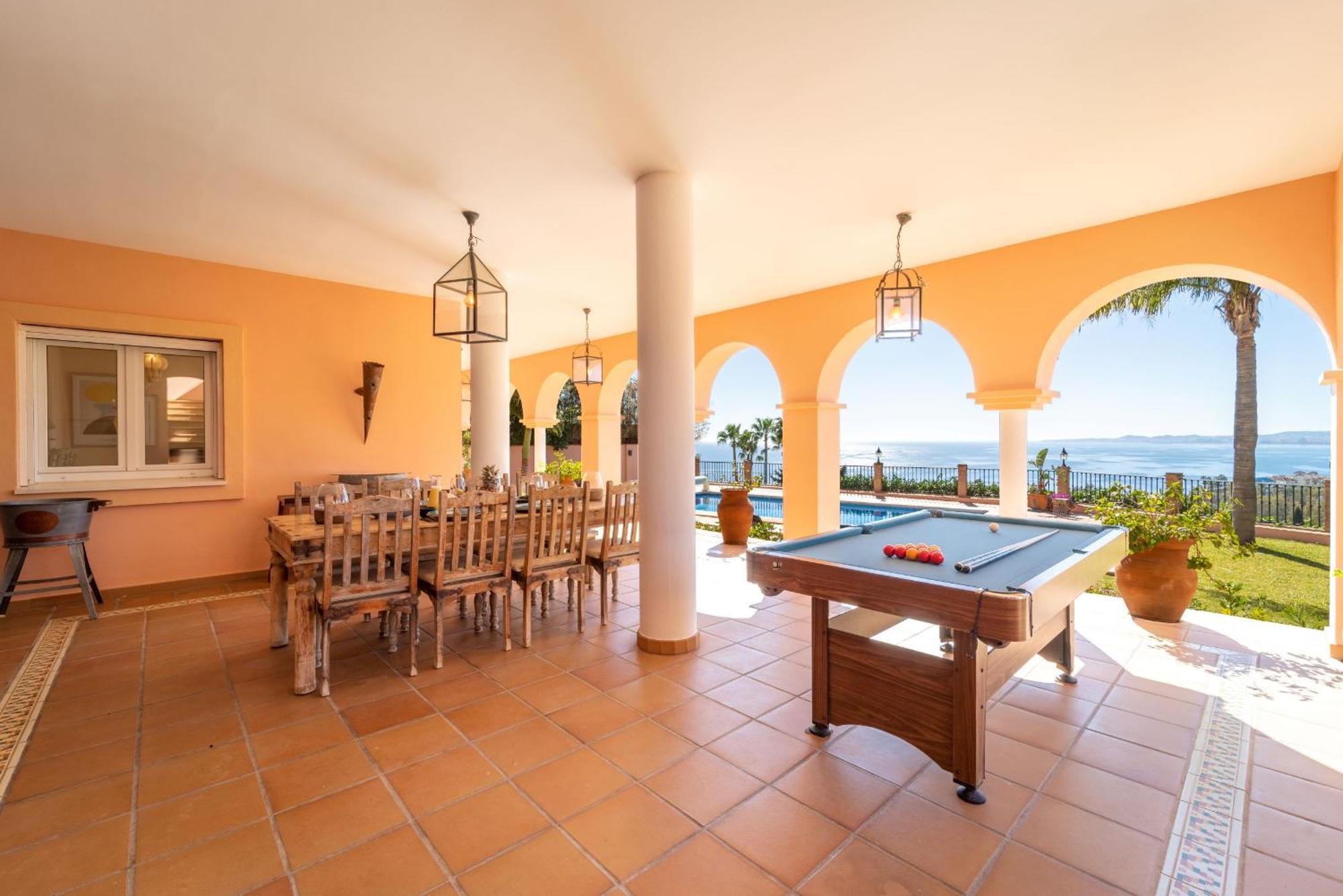 Beachside Villa With Panoramic Sea Views Benalmadena Bagian luar foto