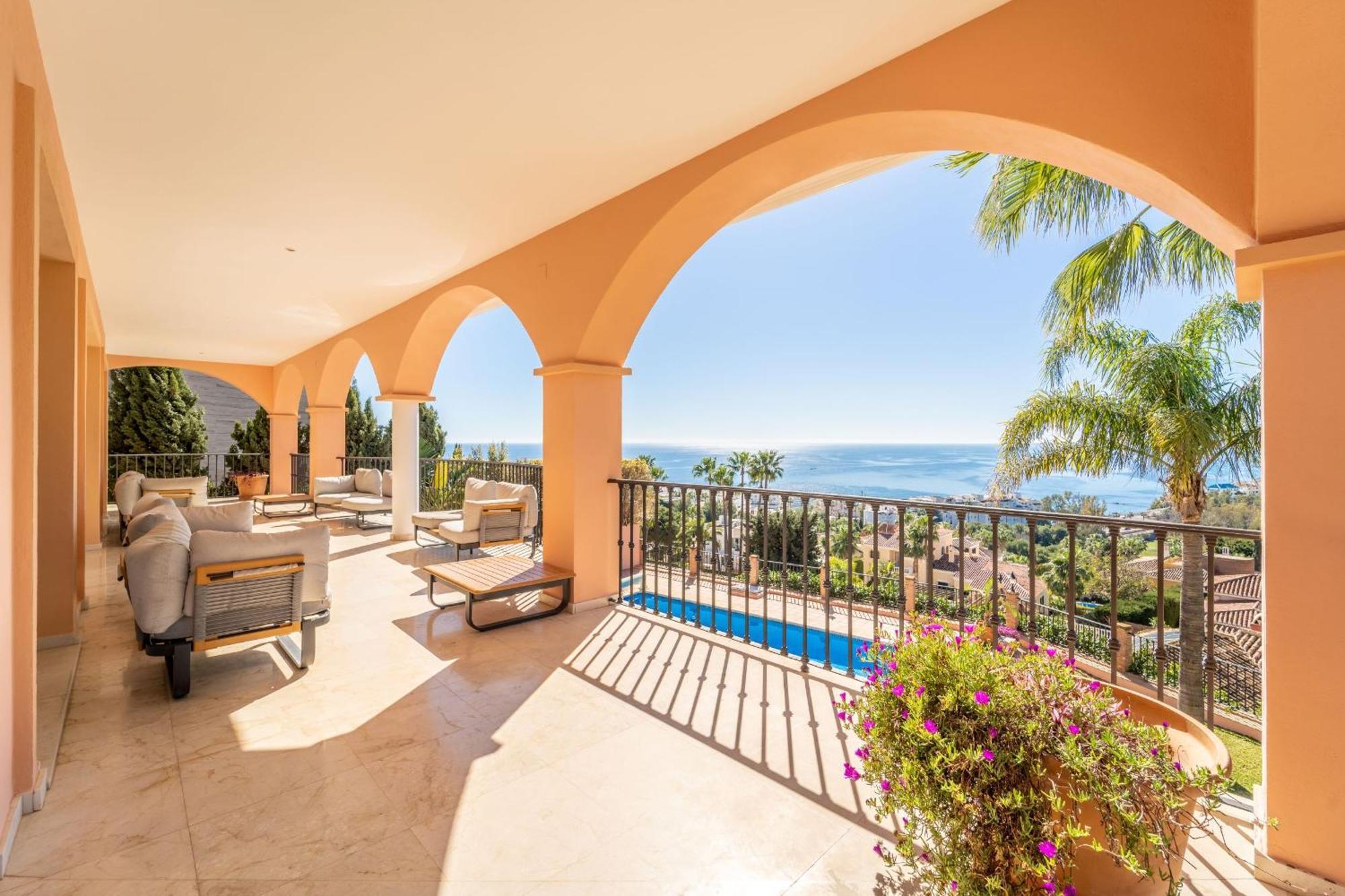 Beachside Villa With Panoramic Sea Views Benalmadena Bagian luar foto
