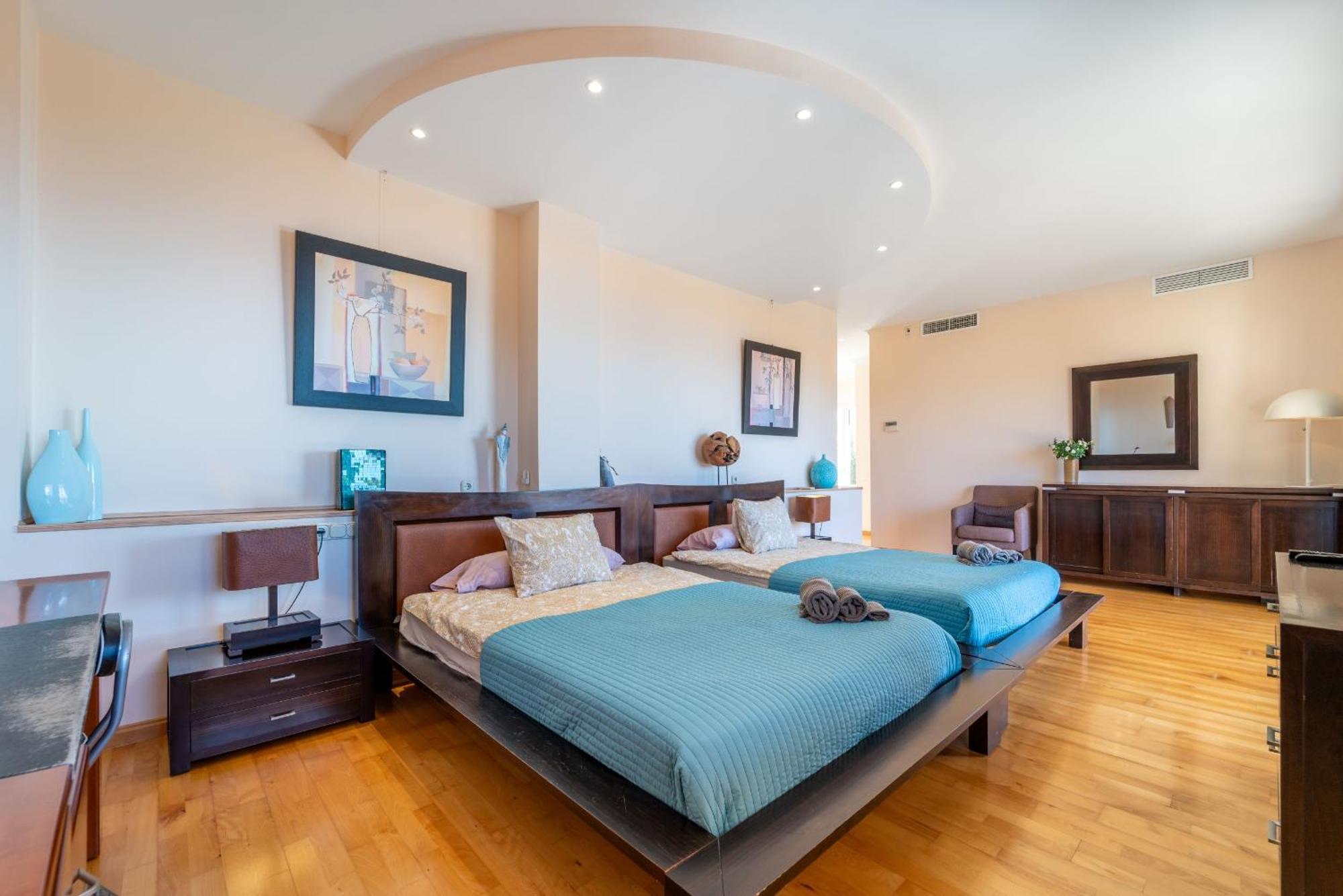 Beachside Villa With Panoramic Sea Views Benalmadena Bagian luar foto